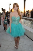 /album/galerie-photos/look-de-bella-thorne-a-la-fete-oceana-seachange-jpg/